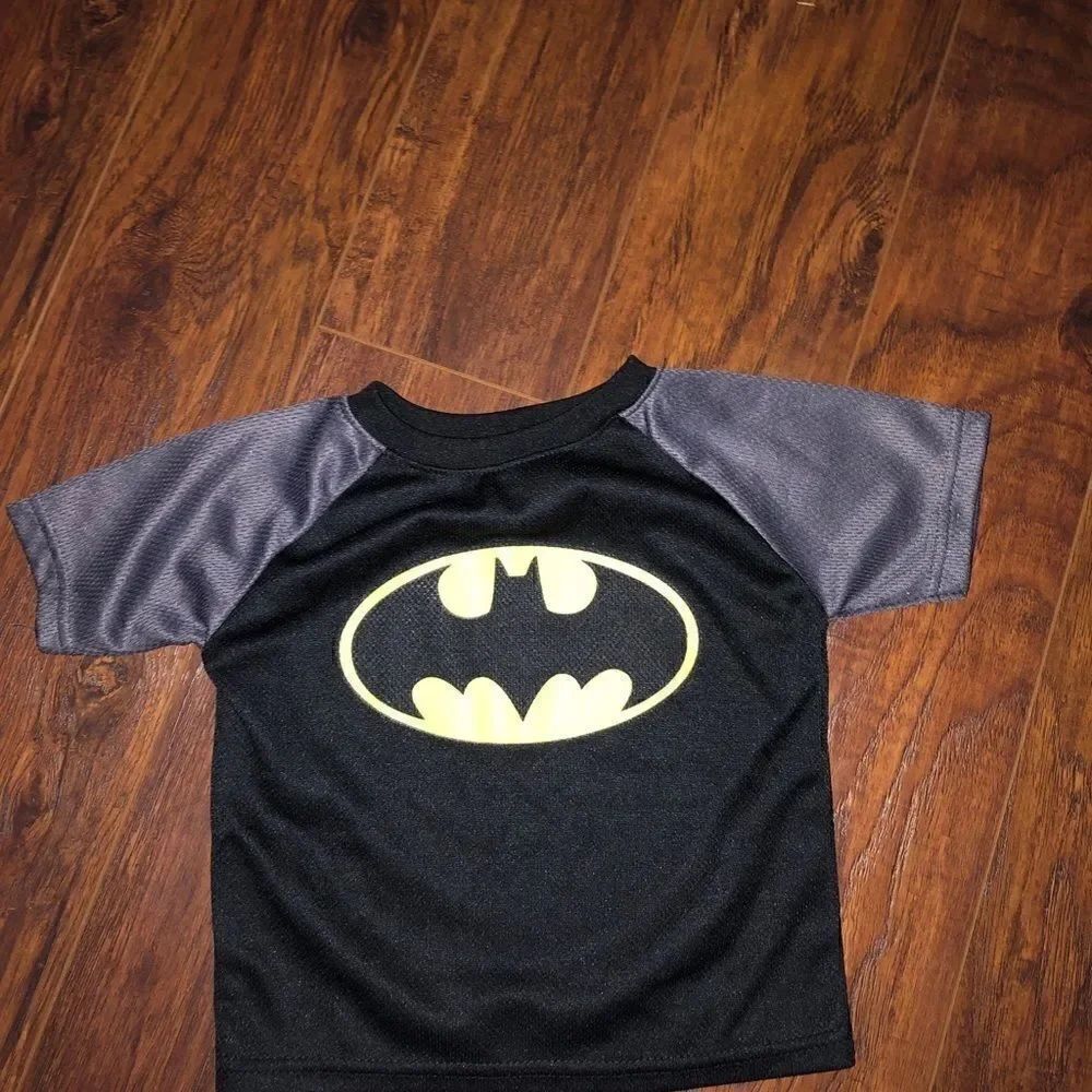 Batman 2T shirt tee boy kids black & gray used